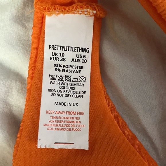 PrettyLittleThing Burnt Orange Crinkle V Front Bikini Bottom - Picture 4 of 5